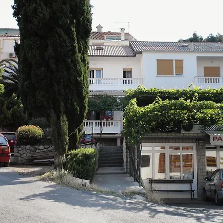 And With Parking Space Palit, Rab - 5061 Maison d'hôtes 3*