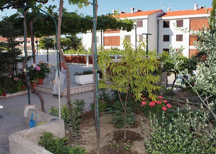 Affittacamere And With Parking Space Palit, Rab - 5061