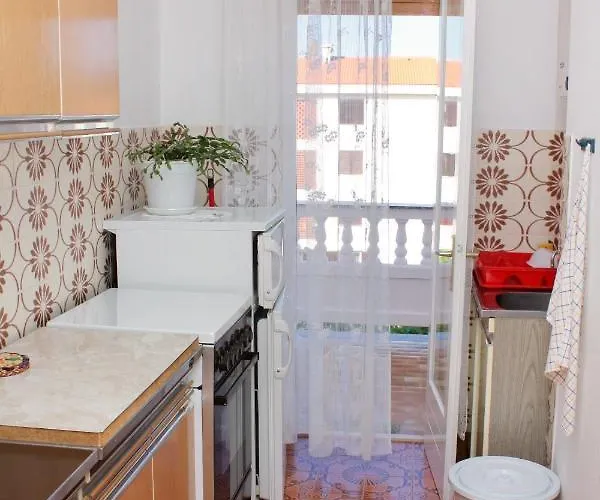 And With Parking Space Palit, Rab - 5061 Gostinjska kuća 3*